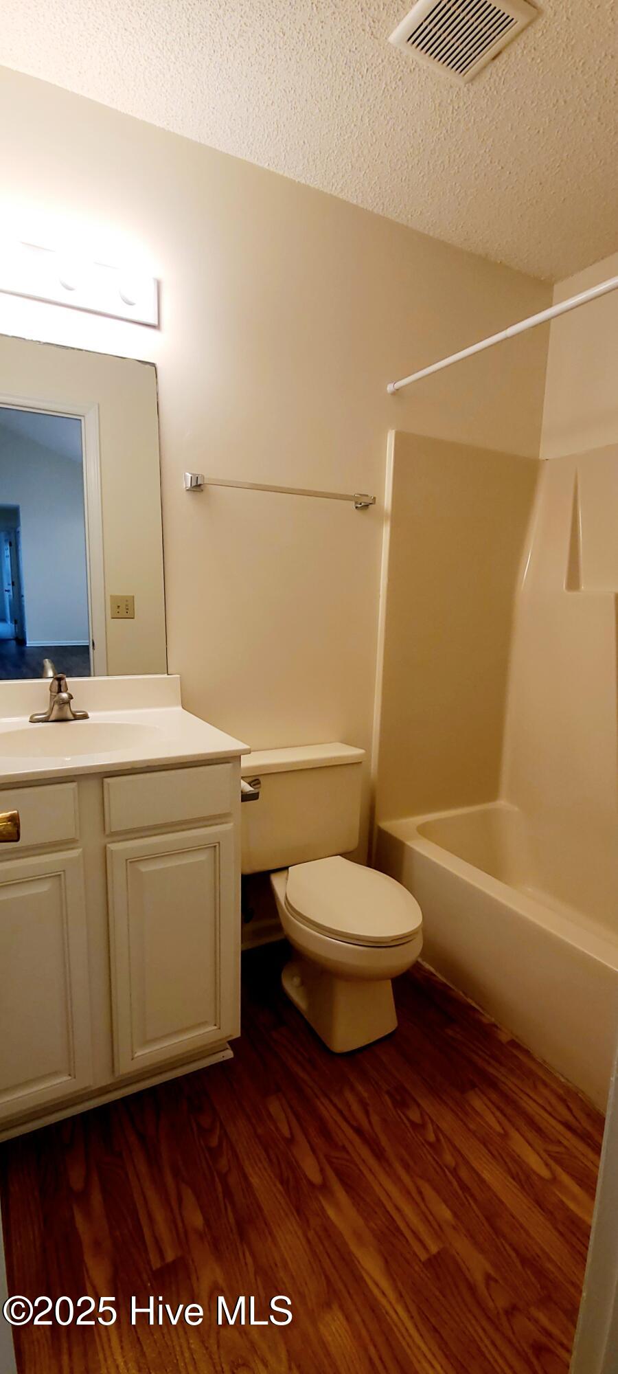 1210 Shipyard Boulevard Wilmington, NC 28412 - Photo 12 of 15 GUEST BATH