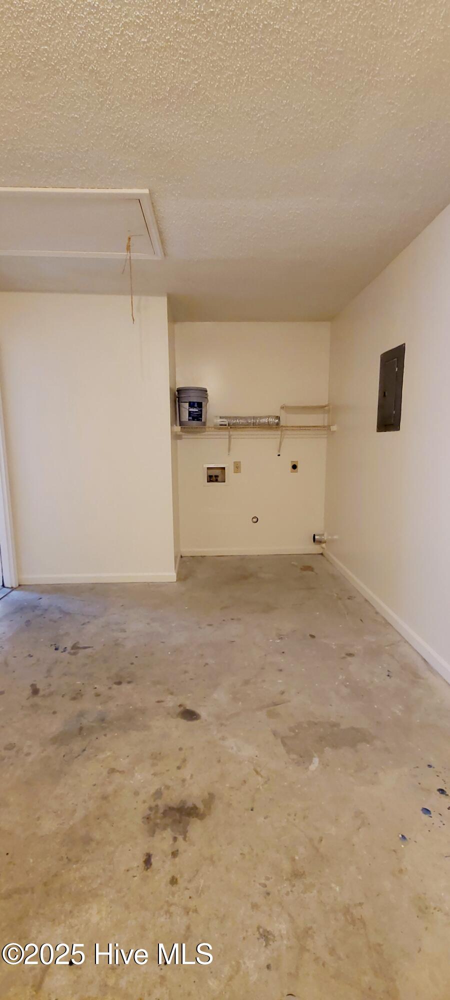 1210 Shipyard Boulevard Wilmington, NC 28412 - Photo 14 of 15 GARAGE 2