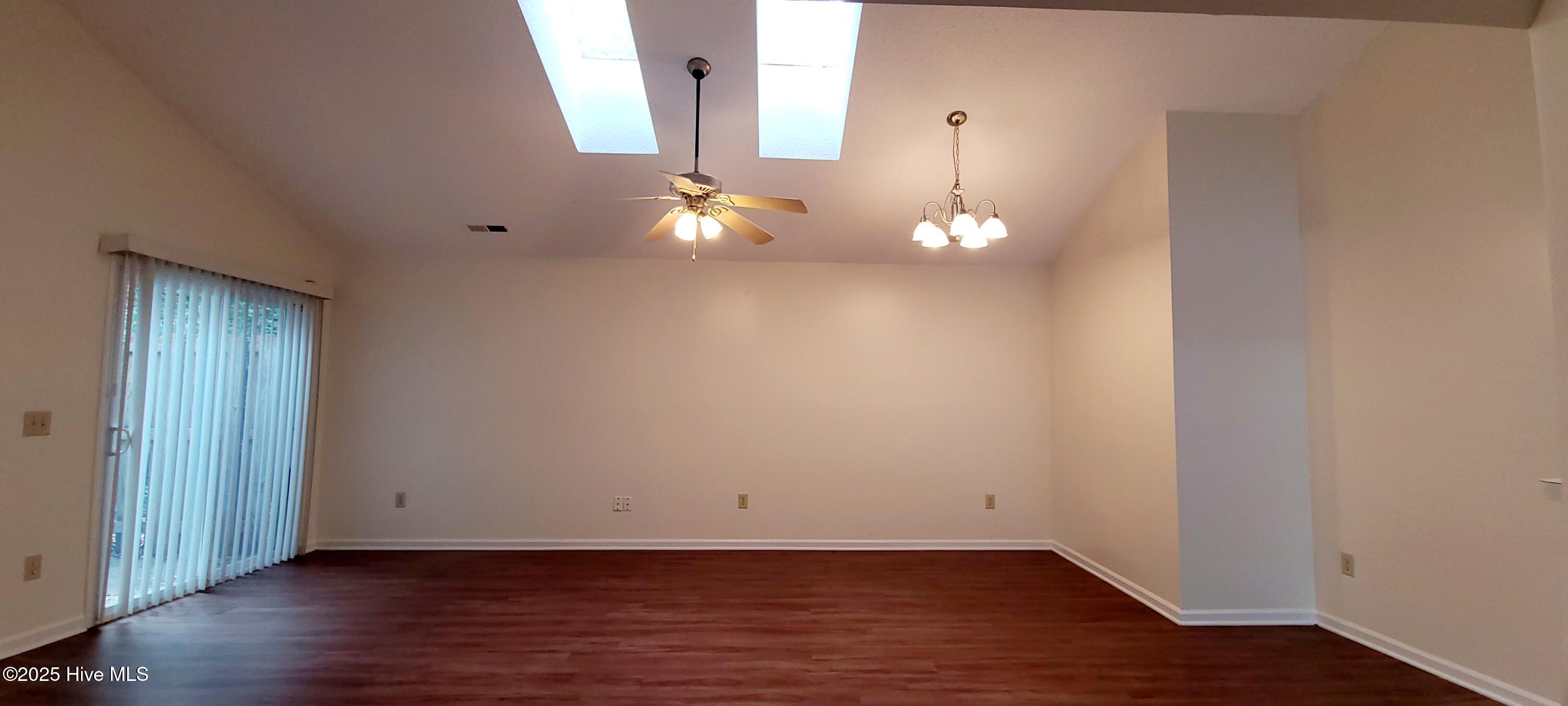 1210 Shipyard Boulevard Wilmington, NC 28412 - Photo 3 of 15 LIVING ROOM 3