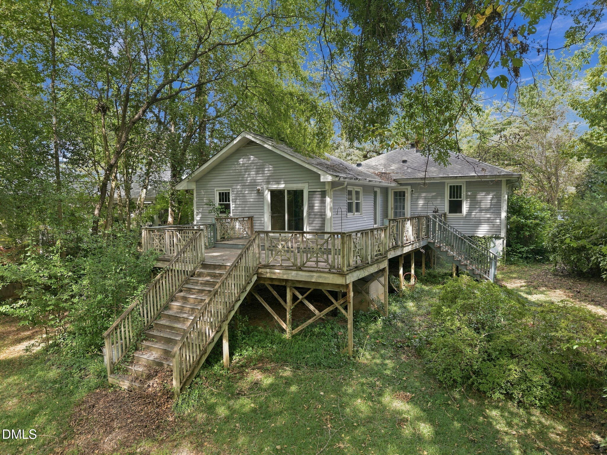 2009 McCarthy Street Raleigh, NC 27608 - Photo 23 of 43 10-web-or-mls-DJI_20260929145104_0829_D