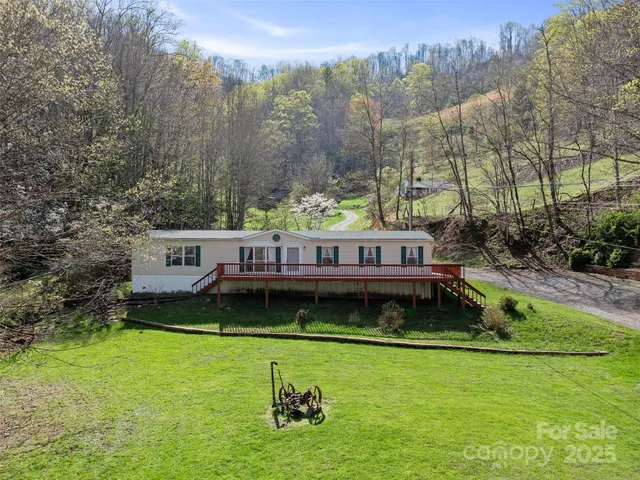 $294,000 | 469 Hensley Branch, Burnsville, NC 28714