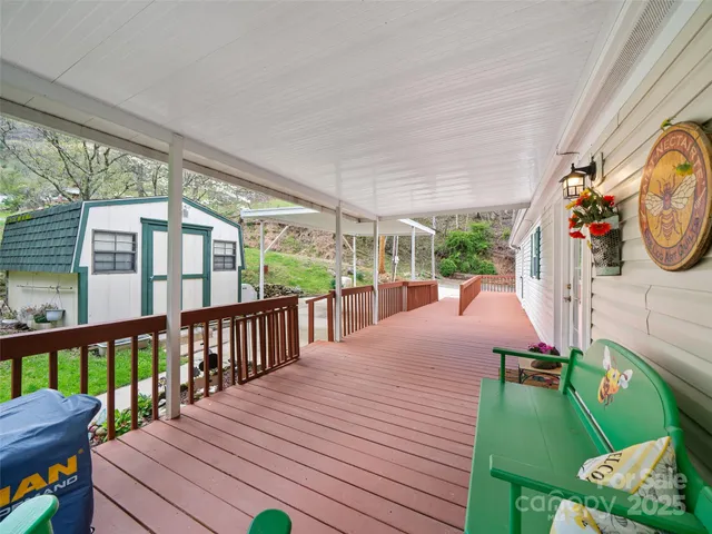 $294,000 | 469 Hensley Branch, Burnsville, NC 28714