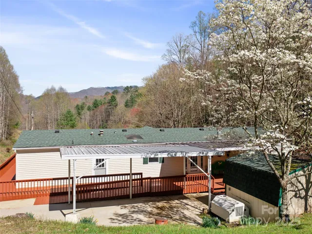 $294,000 | 469 Hensley Branch, Burnsville, NC 28714