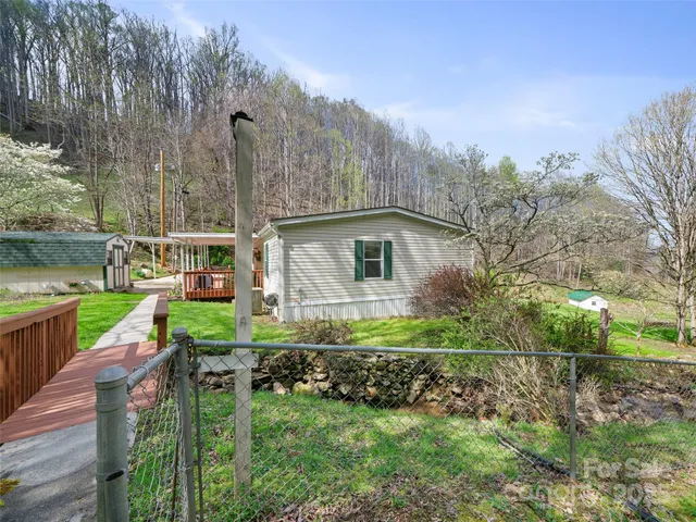 $294,000 | 469 Hensley Branch, Burnsville, NC 28714