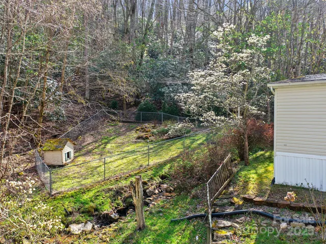 $294,000 | 469 Hensley Branch, Burnsville, NC 28714