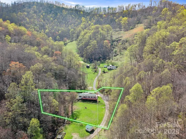 $294,000 | 469 Hensley Branch, Burnsville, NC 28714