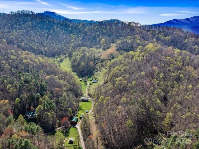 $294,000 | 469 Hensley Branch, Burnsville, NC 28714