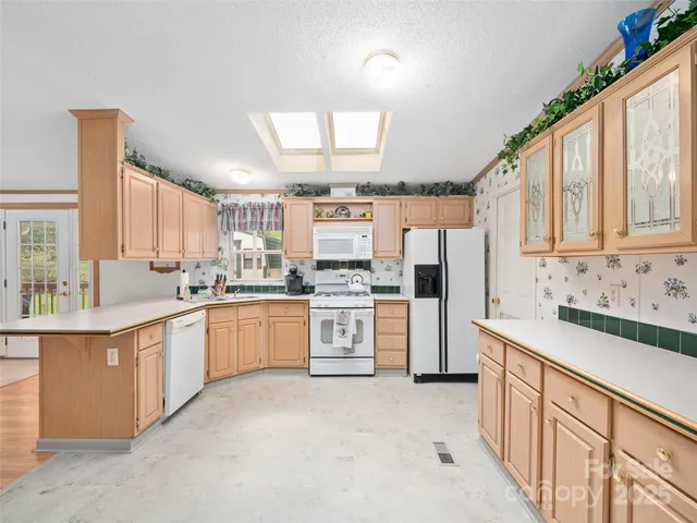 $294,000 | 469 Hensley Branch, Burnsville, NC 28714