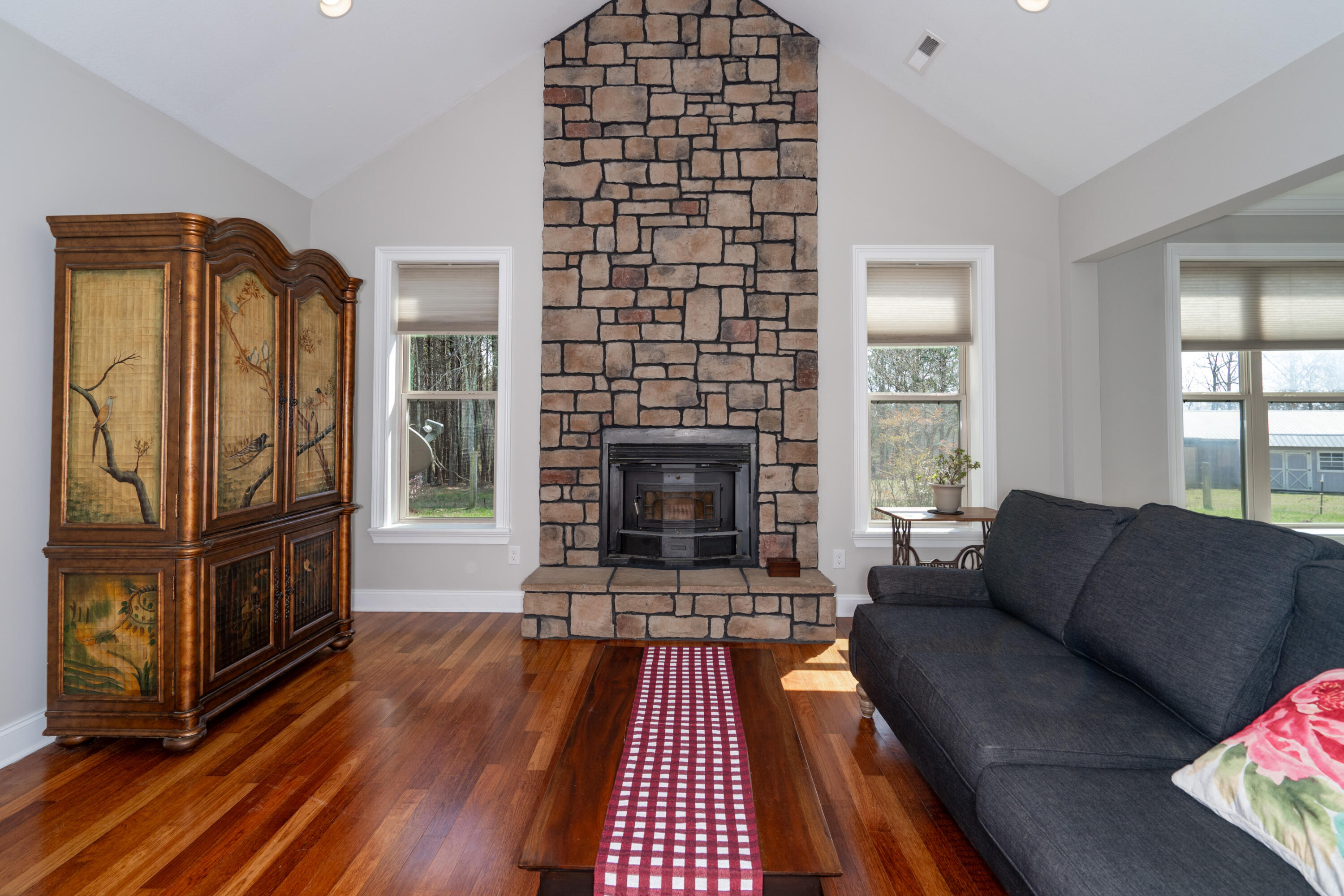 2068 Corinth Road LaFayette, GA 30728 - Photo 12 of 69 Living Room 2