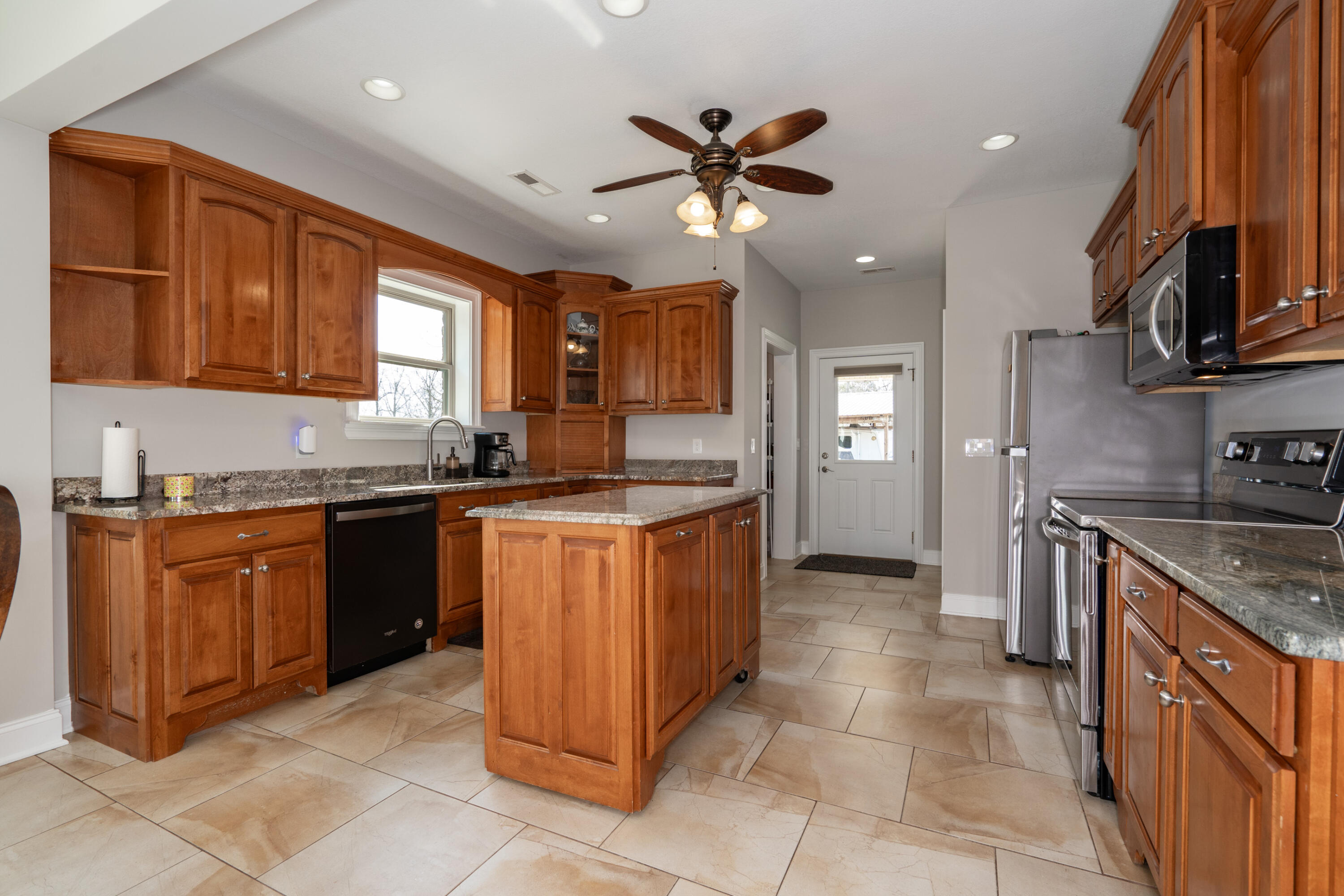 2068 Corinth Road LaFayette, GA 30728 - Photo 13 of 69 Kitchen 3