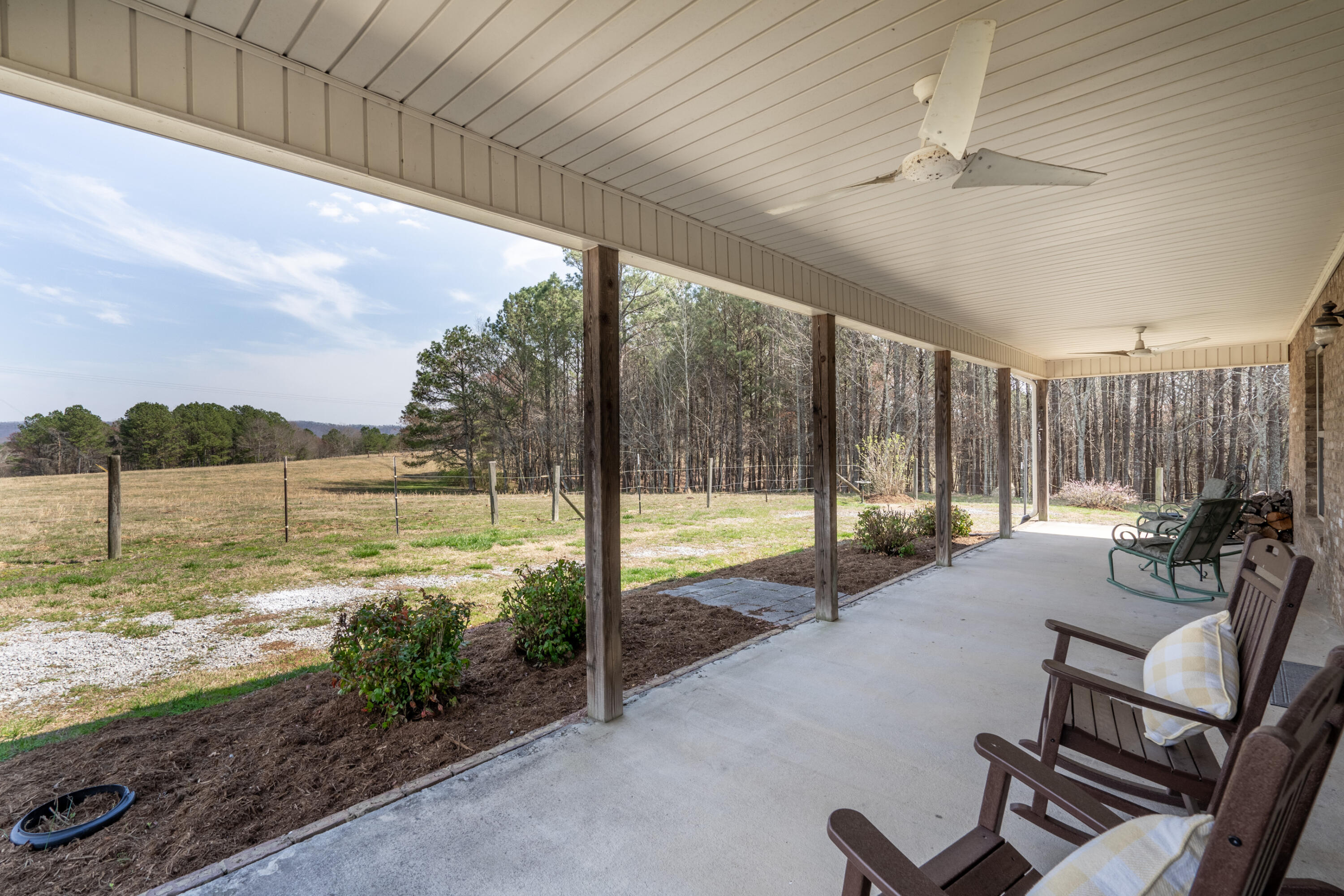 2068 Corinth Road LaFayette, GA 30728 - Photo 5 of 69 Front Porch