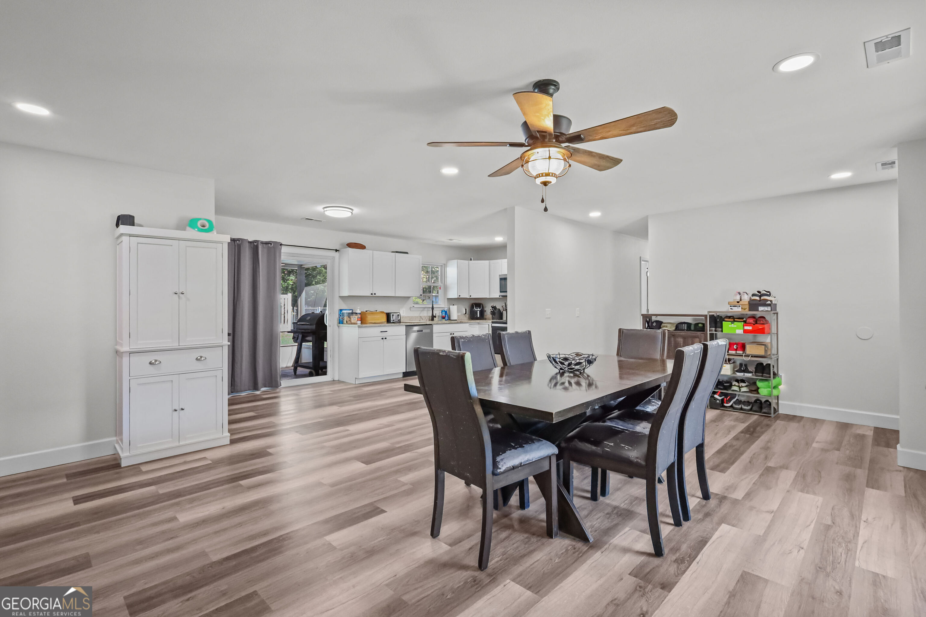 436 Killingsworth Road Jesup, GA 31545 - Photo 4 of 24