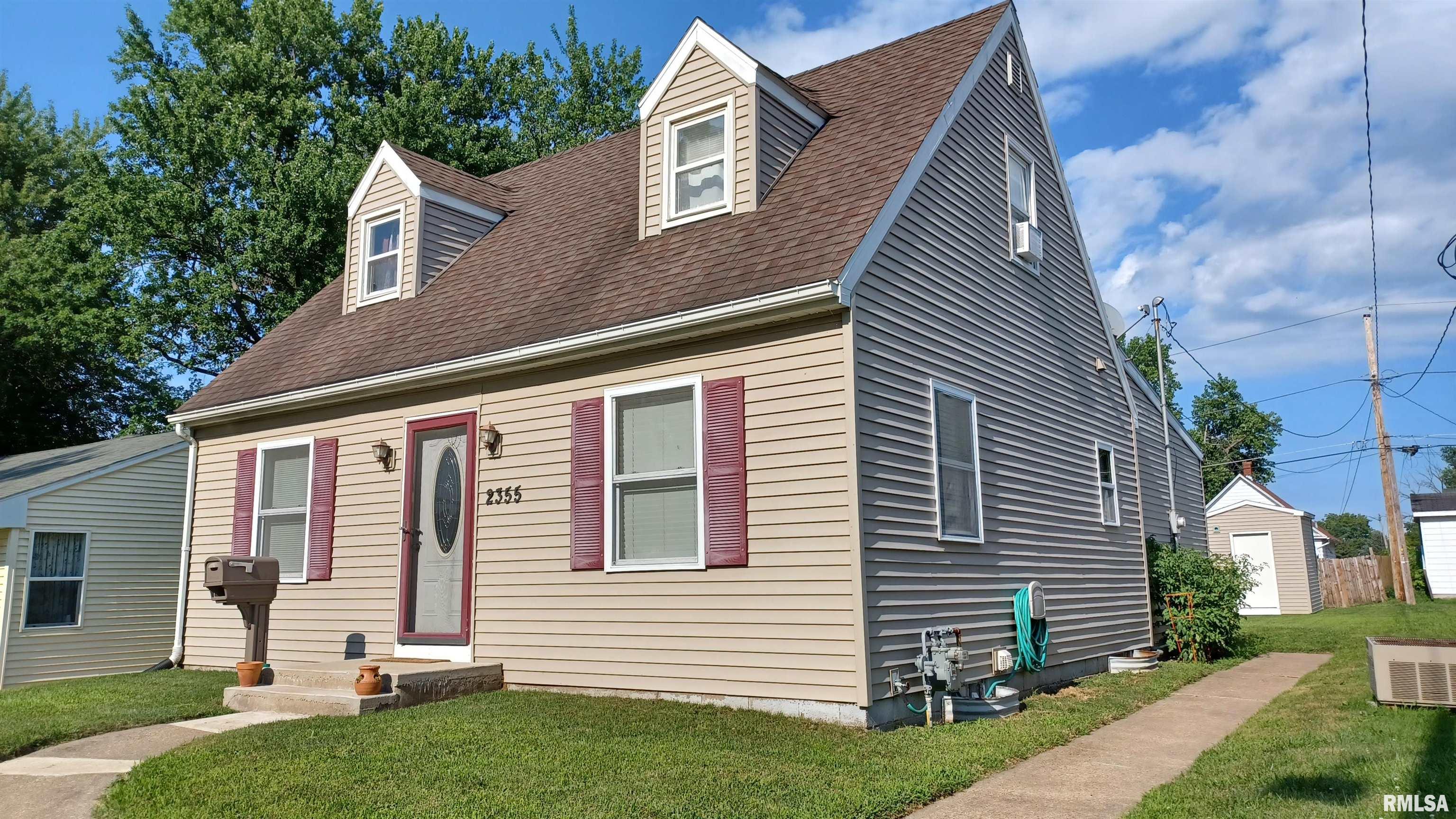 2355 Chancy Street Clinton, IA 52732 - Photo 2 of 23 Gallery Image 2