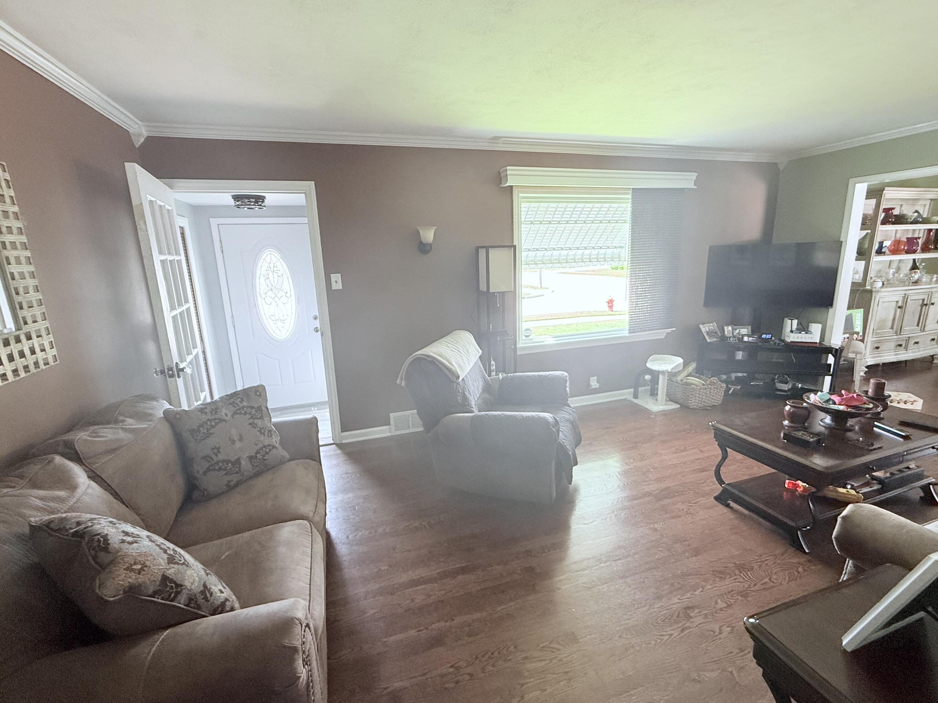 1826 26th Street Kenosha, WI 53140 - Photo 14 of 47 Living Room