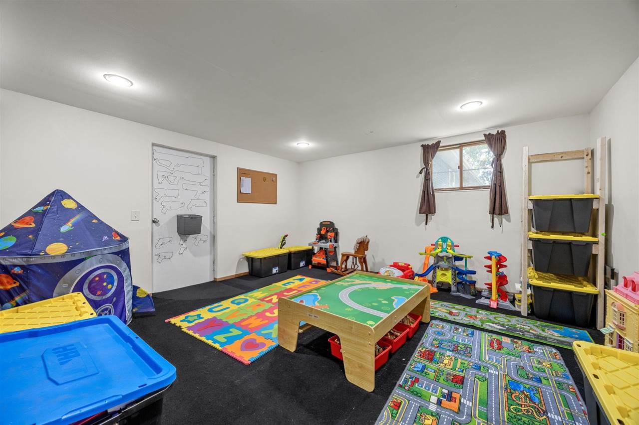 809 8th Street Kalona, IA 52247 - Photo 22 of 33 Gallery Image 22