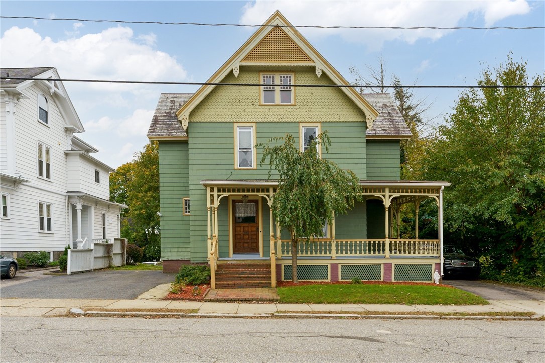 377 Gaskill Street Woonsocket, RI 02895 - Photo 1 of 29