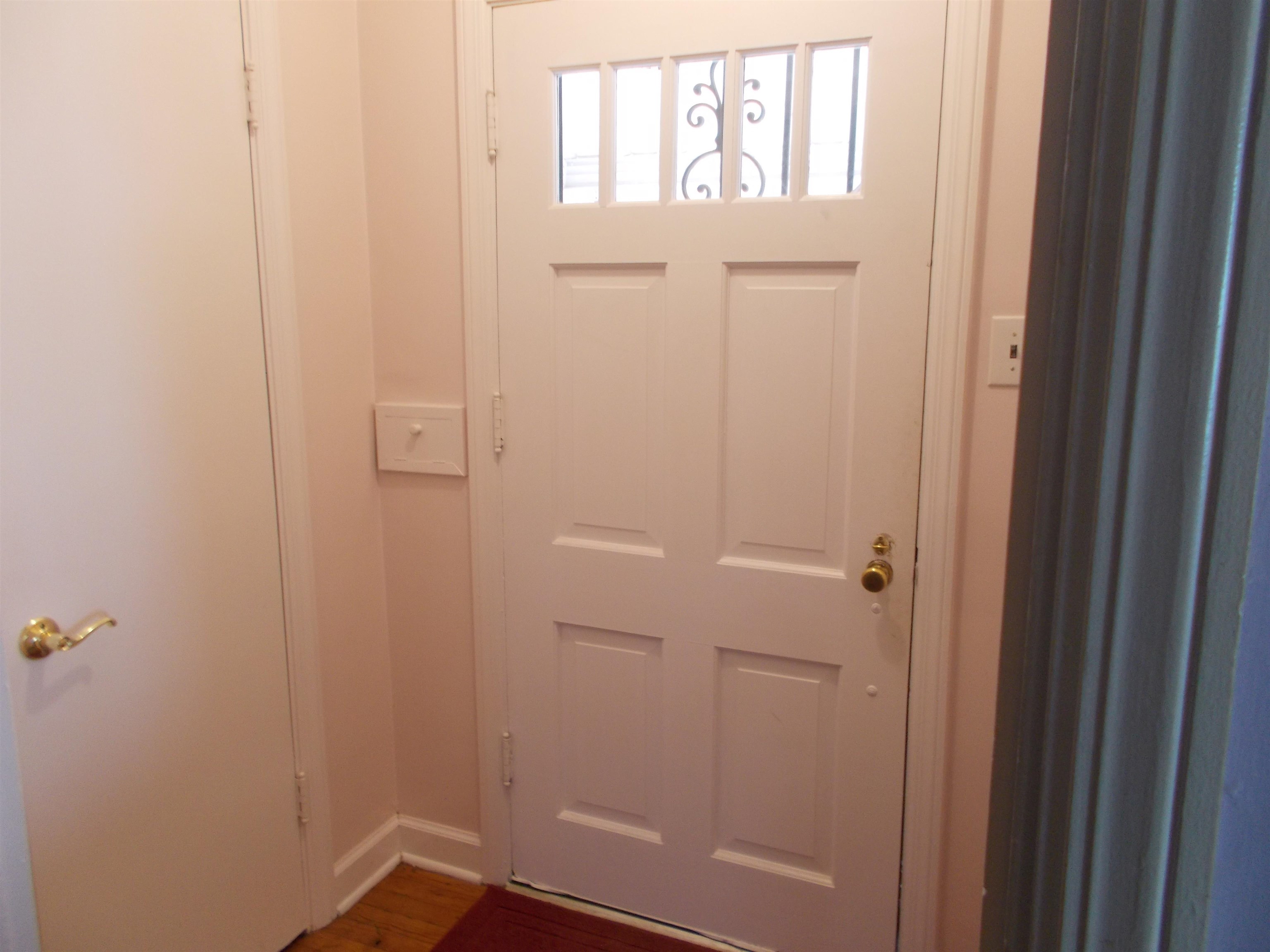 954 North Ball Road Memphis, TN 38106 - Photo 14 of 25 a view of front door