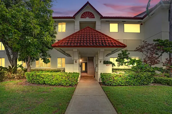 $3,500 | 107 Half Moon Circle, Unit H1, Hypoluxo, FL 33462
