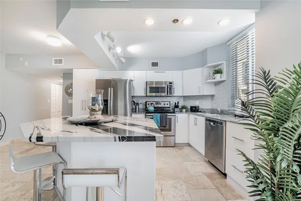 $3,000 | 1532 Drexel Avenue, Unit 201, Miami Beach, FL 33139