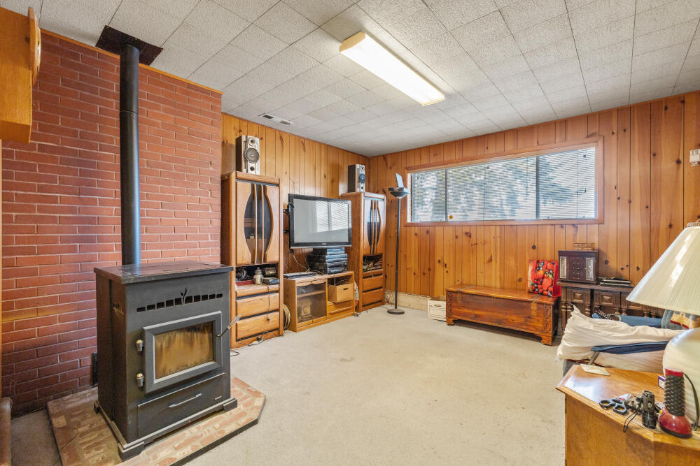 1460 Joe Wright Road Klamath Falls, OR 97603 - Photo 24 of 78 1460JoeWrightRdInterior-14
