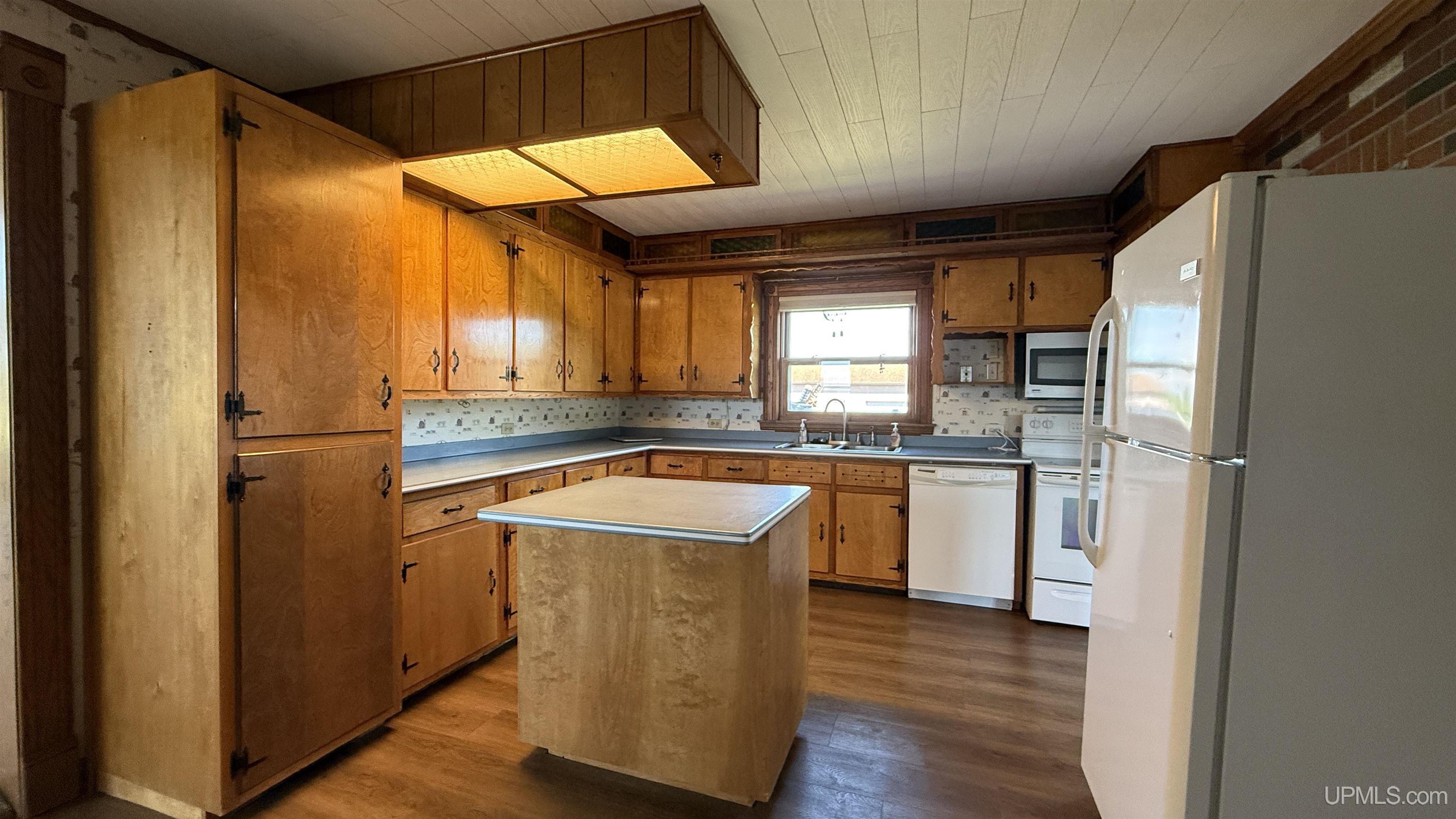 E4446 Orchard Road Ironwood, MI 49938 - Photo 12 of 90