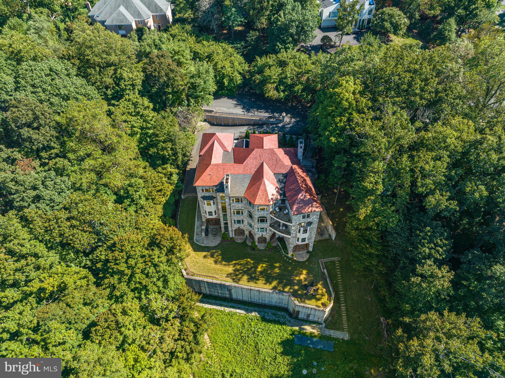 612 Rivercrest Drive McLean, VA 22101 - Photo 3 of 111 The Best Riverfront Views in Virginia