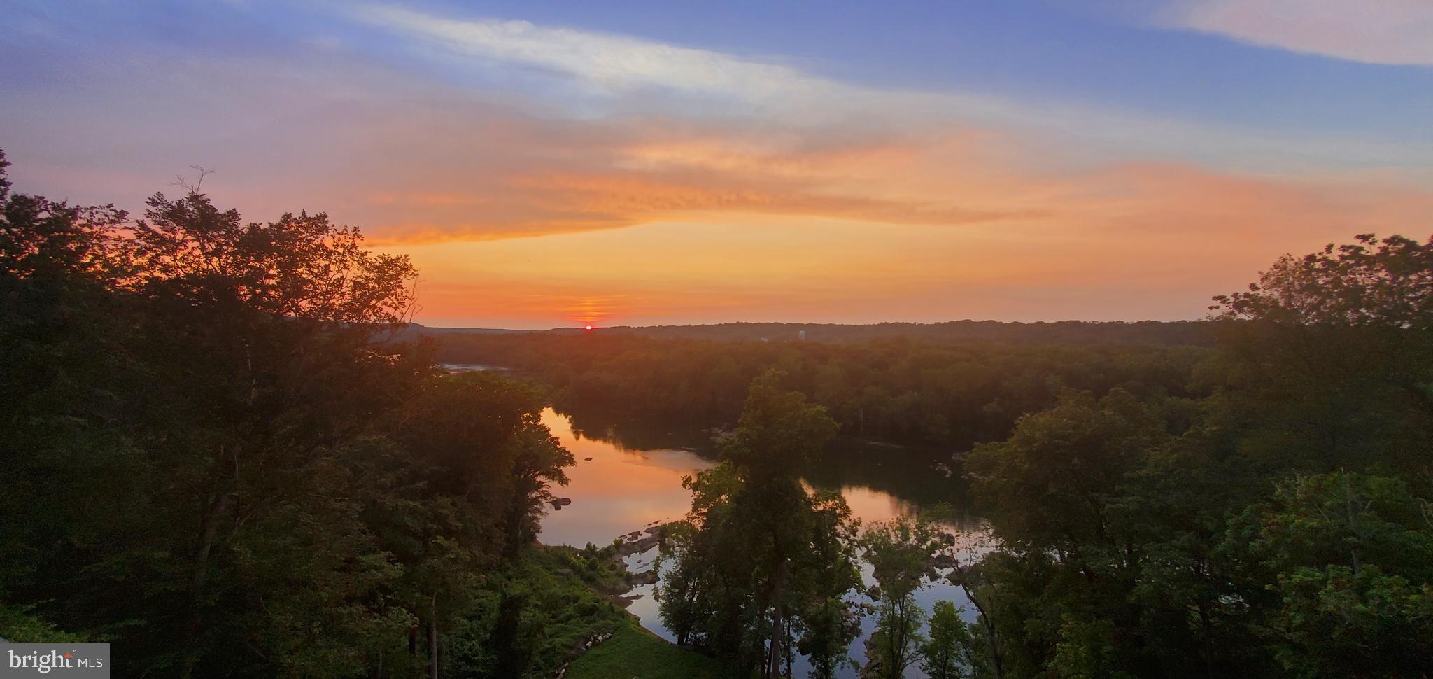 612 Rivercrest Drive McLean, VA 22101 - Photo 5 of 111