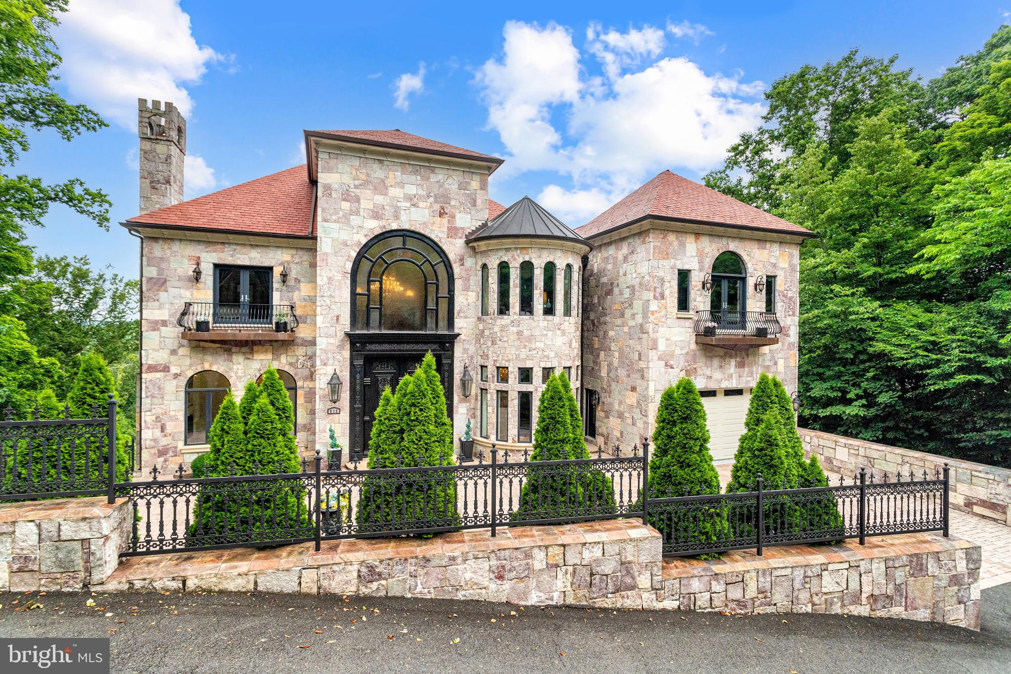 612 Rivercrest Drive McLean, VA 22101 - Photo 6 of 111