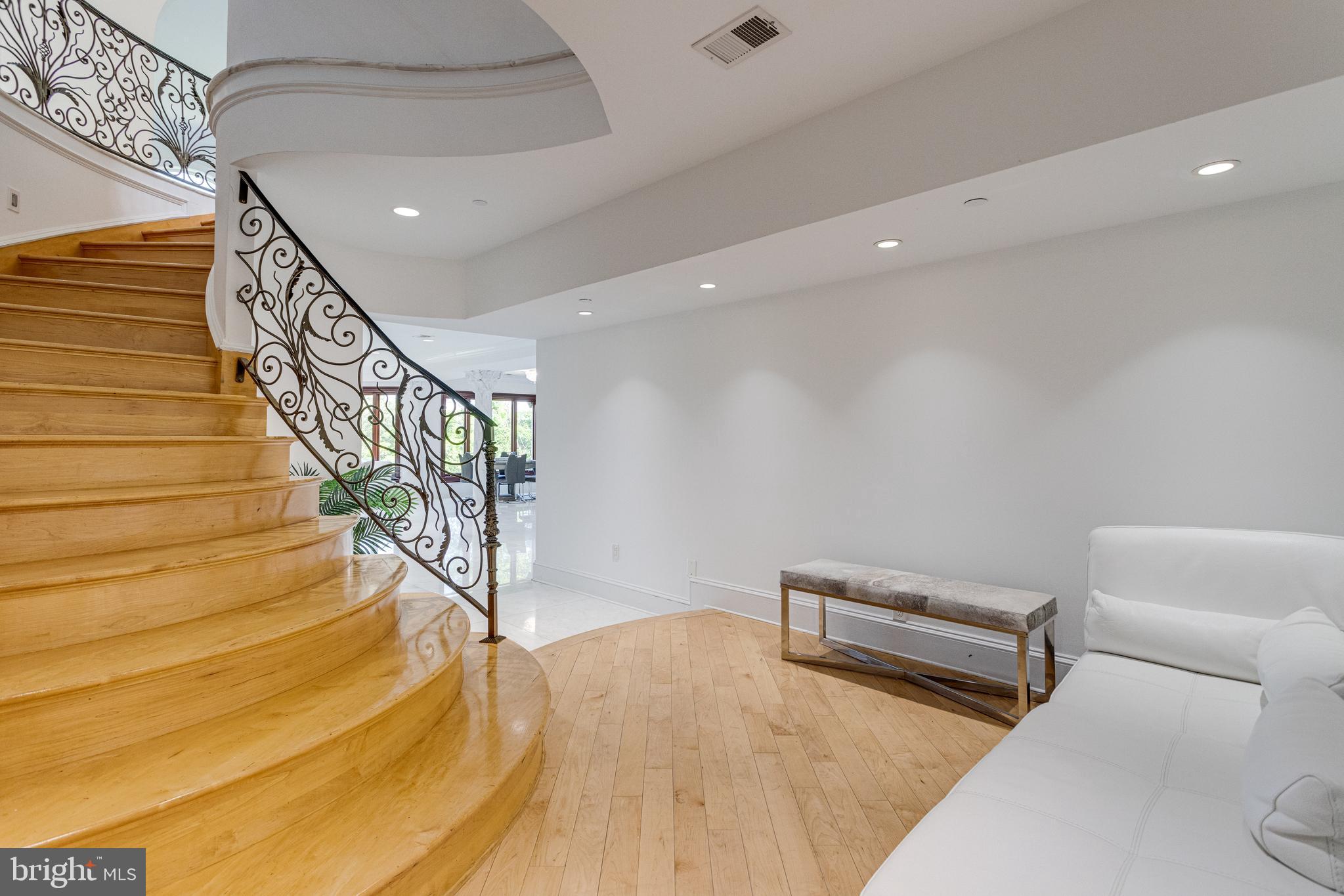 612 Rivercrest Drive McLean, VA 22101 - Photo 63 of 111