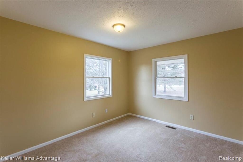 122 Wright Road Howell, MI 48843 - Photo 15 of 40