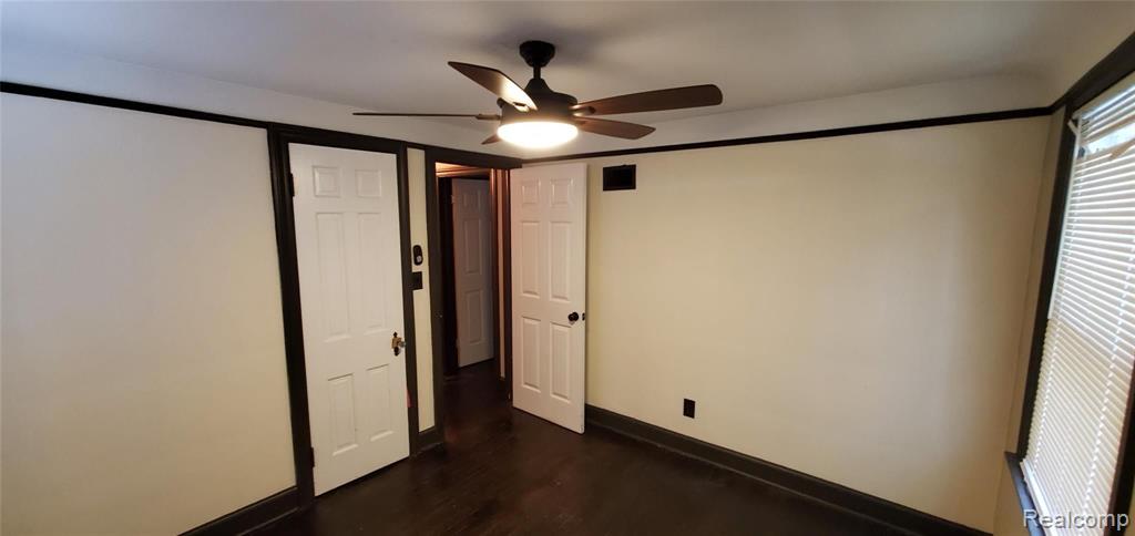 14424 Greenview Road Detroit, MI 48223 - Photo 26 of 47