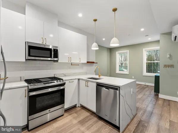 $2,800 | 1120 Penn Street Northeast, Unit 2, Washington, DC 20002