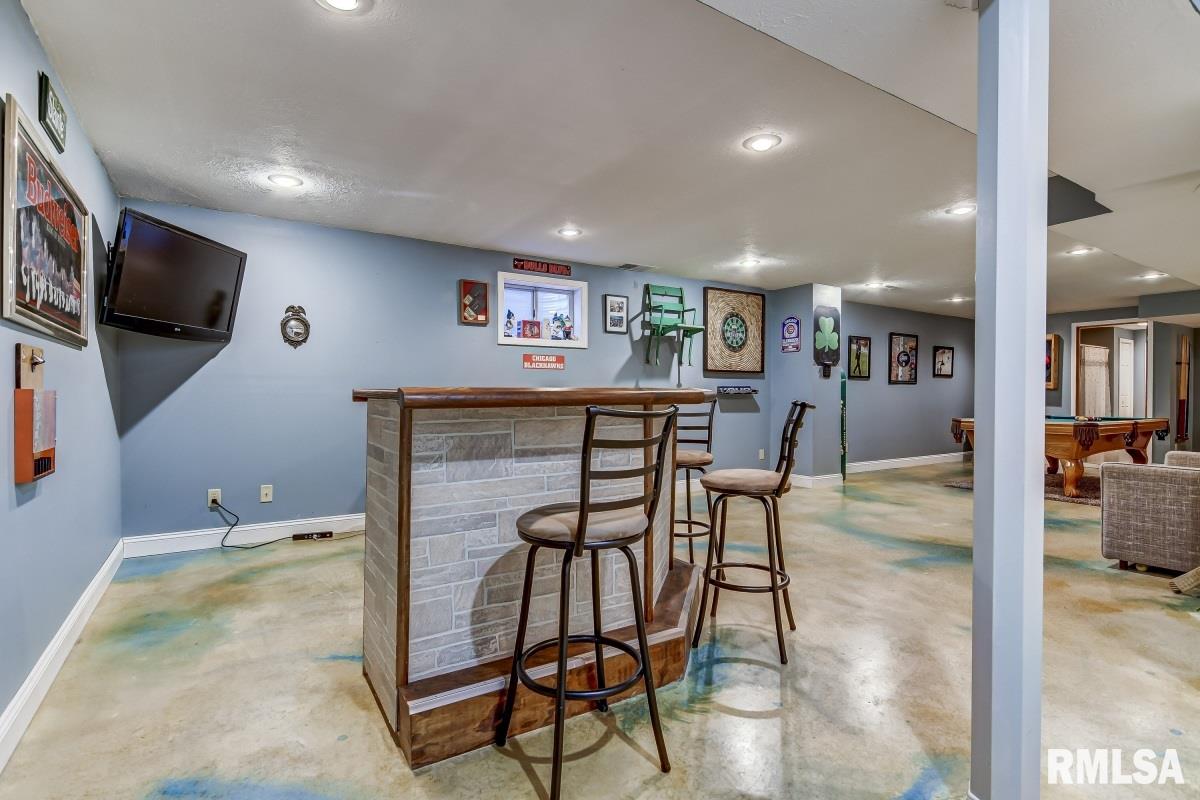 2401 Harrier Road Springfield, IL 62711 - Photo 27 of 37