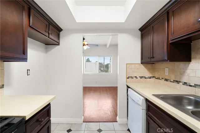 $2,650 | 18961 Florida Street, Unit 6, Huntington Beach, CA 92648