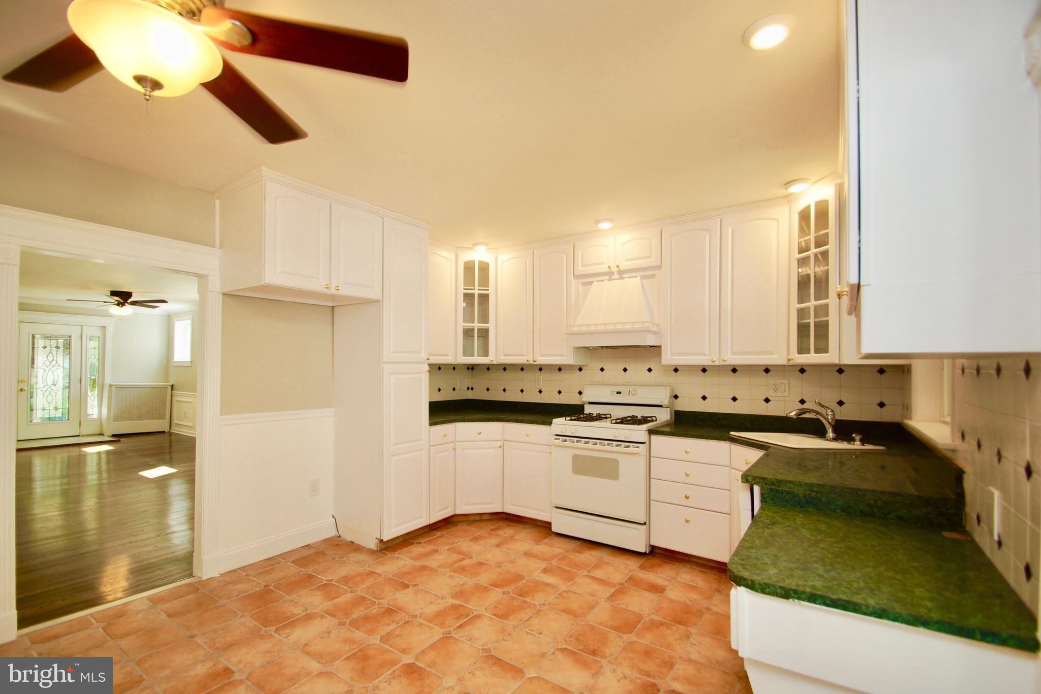 636 Arbor Road Cheltenham, PA 19012 - Photo 12 of 25