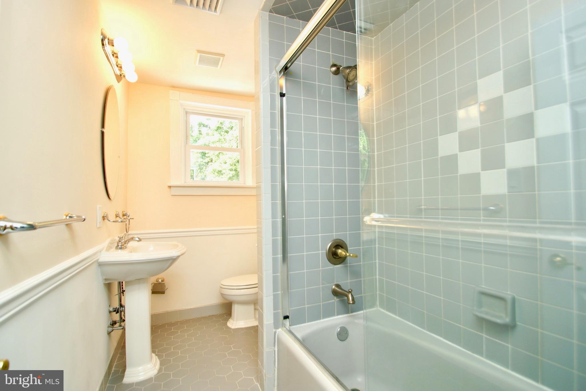 636 Arbor Road Cheltenham, PA 19012 - Photo 14 of 25