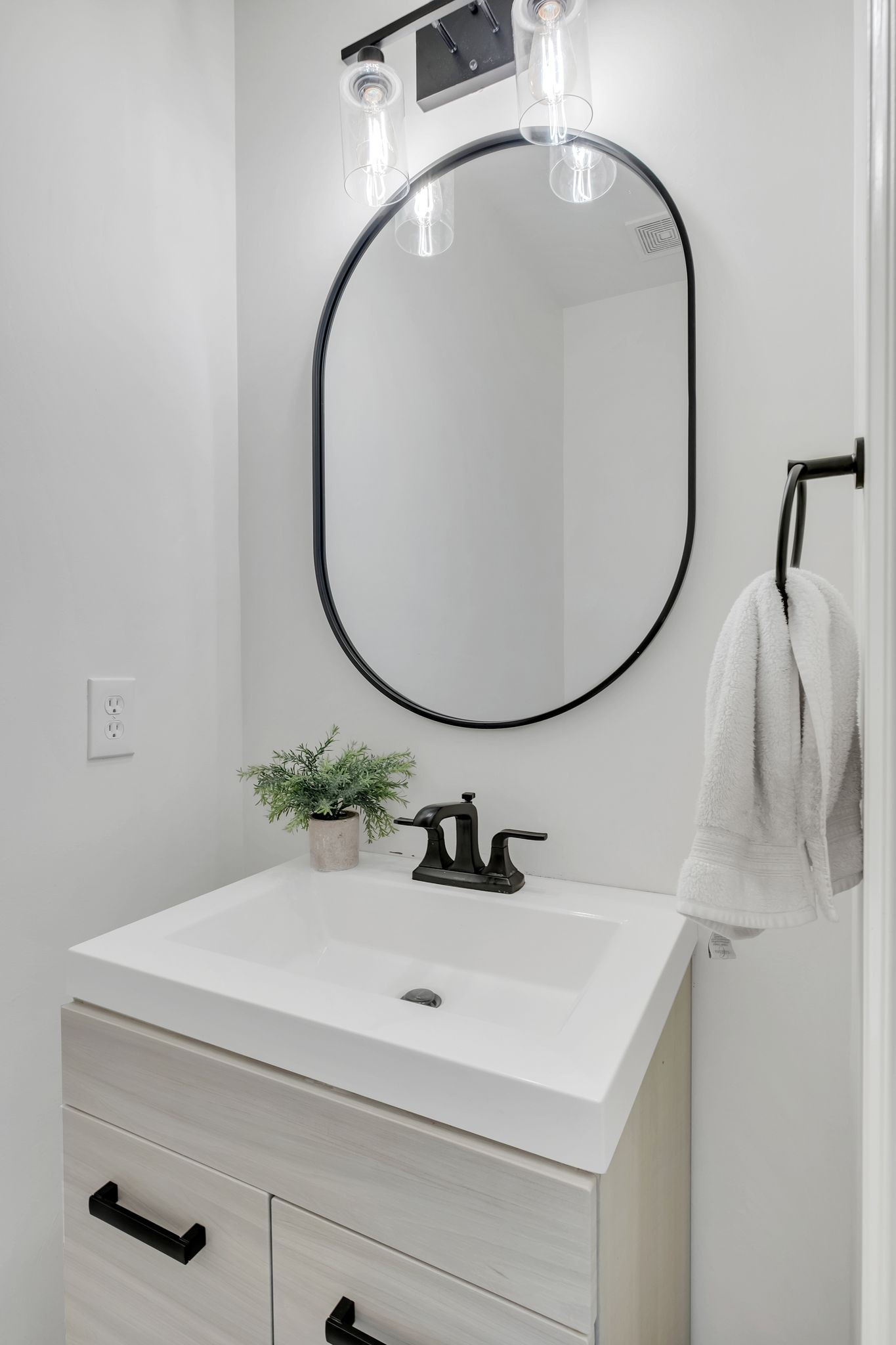 378 Logans Circle Franklin, TN 37067 - Photo 20 of 49 a bathroom with a sink and a mirror