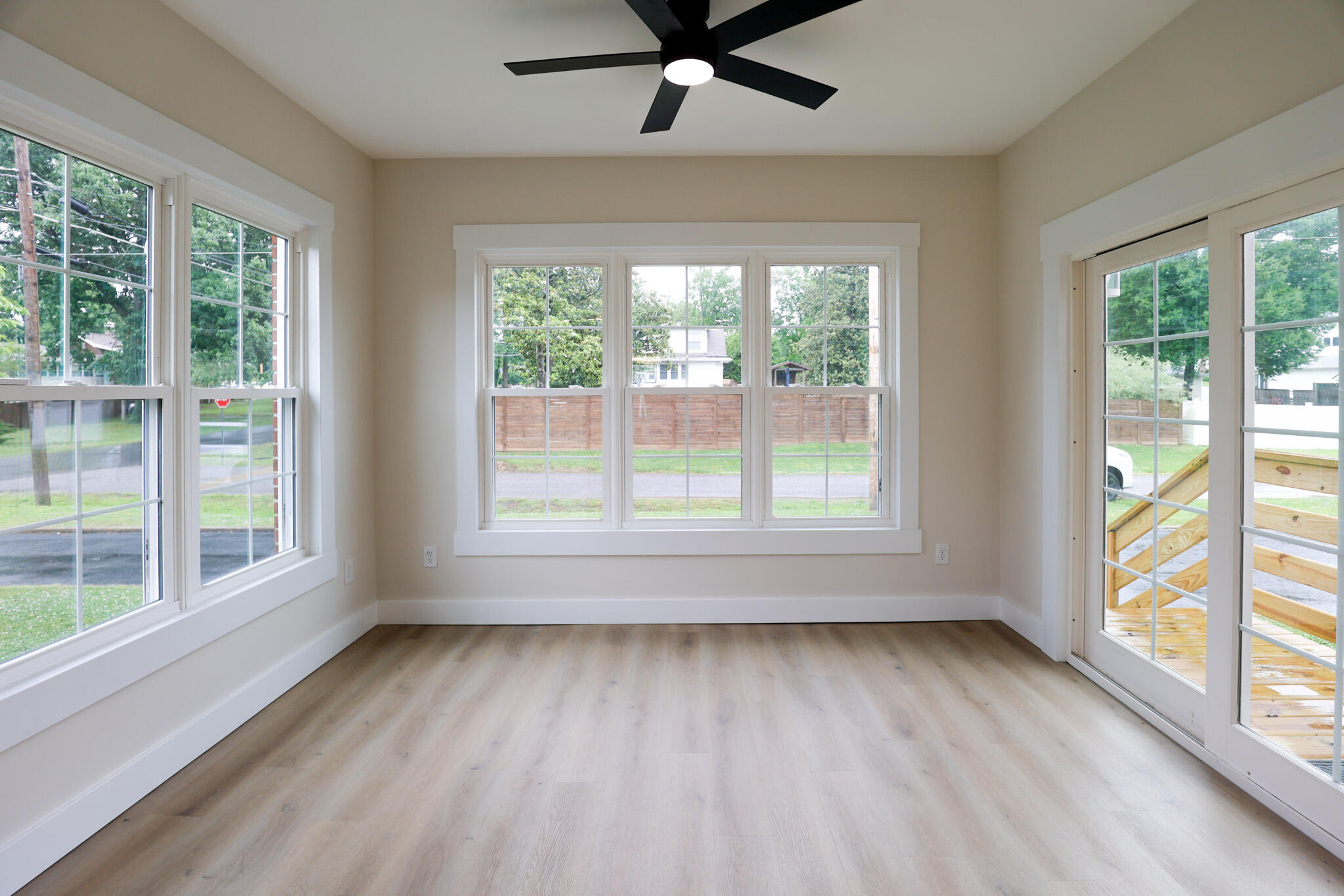 603 West Jefferson Street Paducah, KY 42001 - Photo 17 of 46 Sunroom/Office/Flex Space