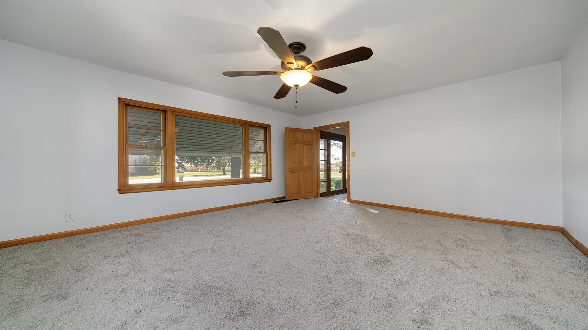 8540 Manchester Road Capron, IL 61012 - Photo 12 of 46