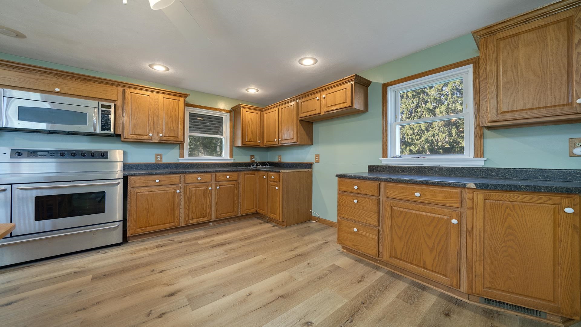 8540 Manchester Road Capron, IL 61012 - Photo 18 of 46