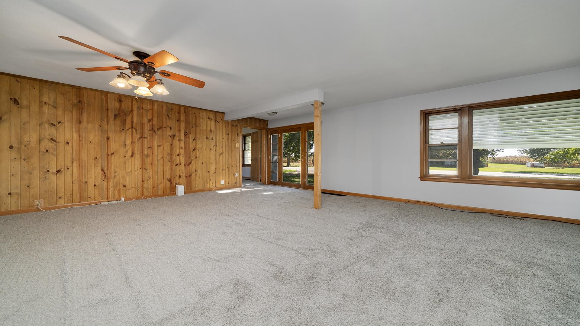 8540 Manchester Road Capron, IL 61012 - Photo 9 of 46