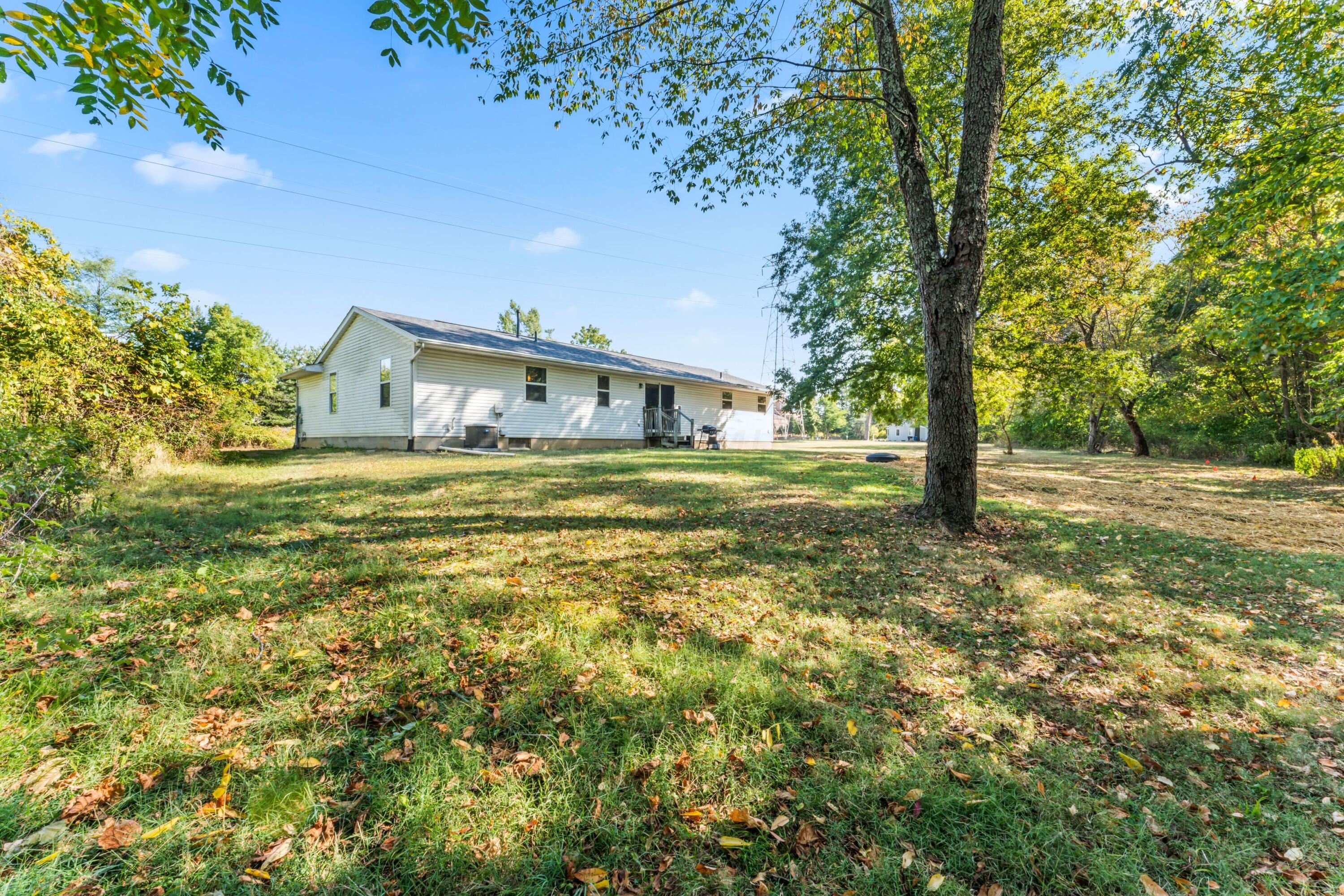443 South Waggoner Road Reynoldsburg, OH 43068 - Photo 9 of 42 DSC06899