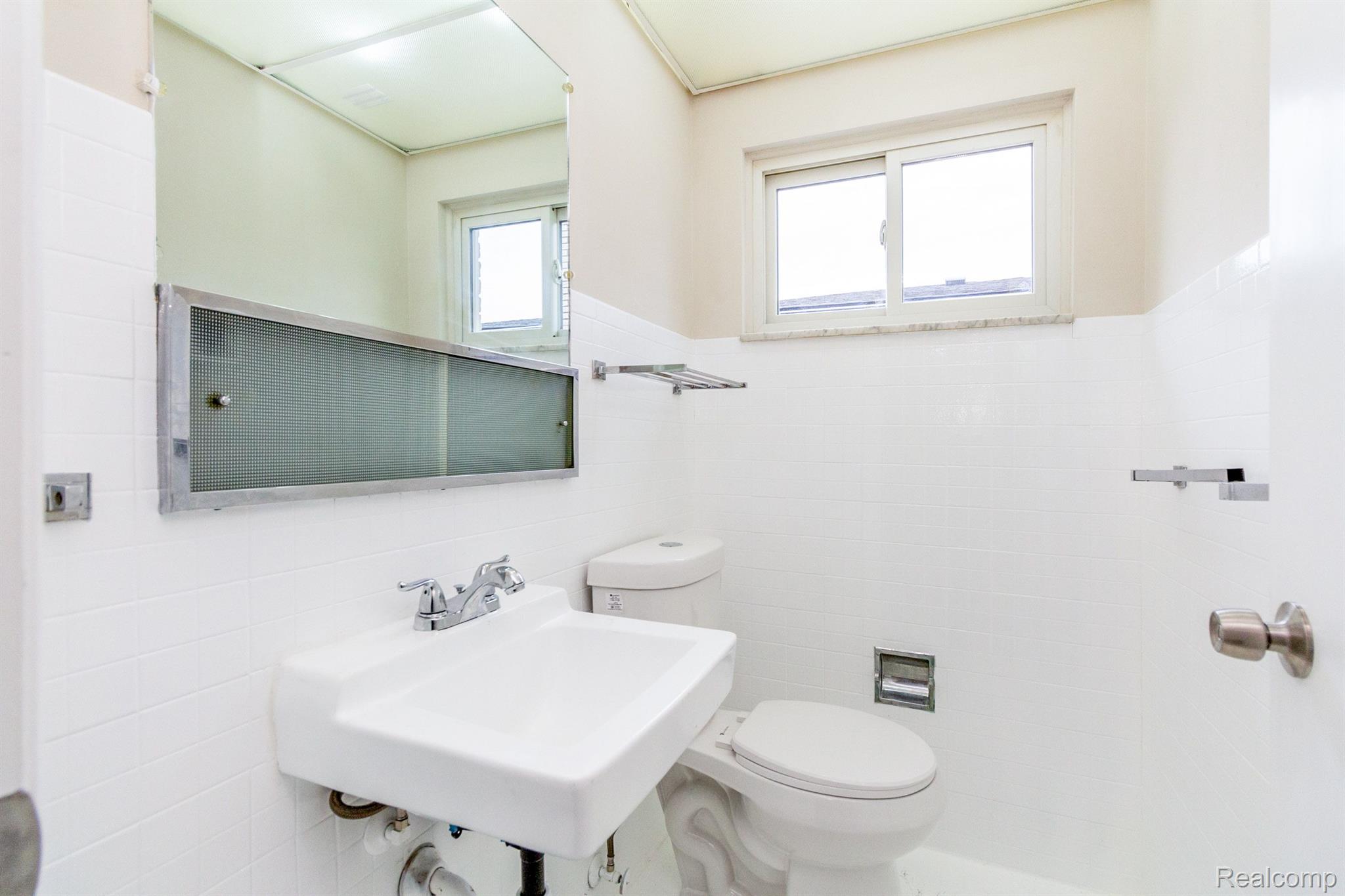 11415 Racine Road Warren, MI 48093 - Photo 19 of 25