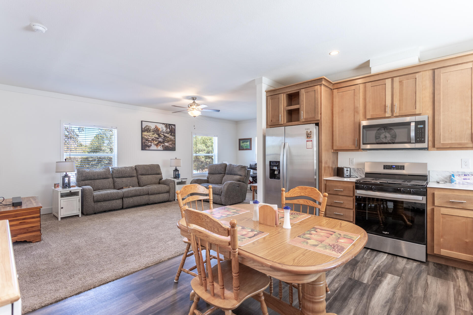 13582 Echo Hill Road Redding, CA 96003 - Photo 26 of 40 Kitchen