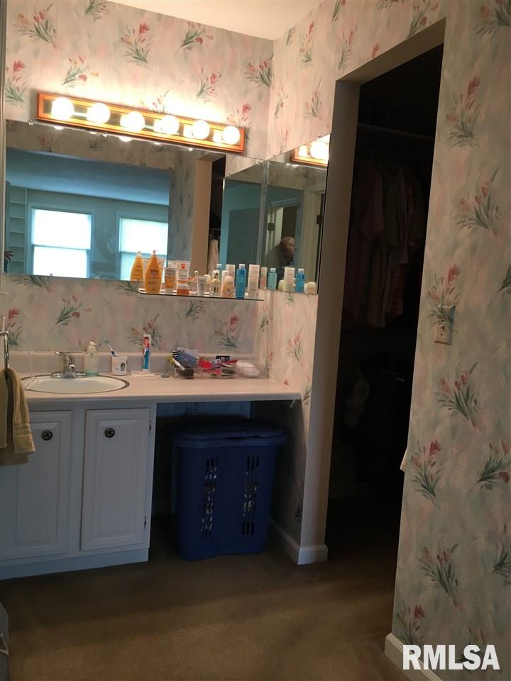 110 North Yorktown Road Macomb, IL 61455 - Photo 10 of 14 Gallery Image 10