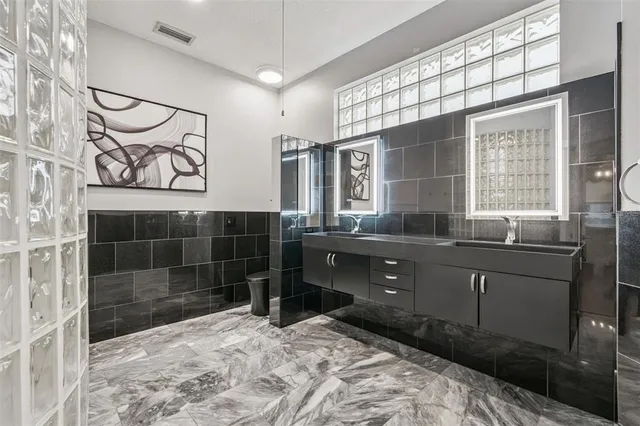 $515,000 | 17707 Nathans Drive, Tampa, FL 33647