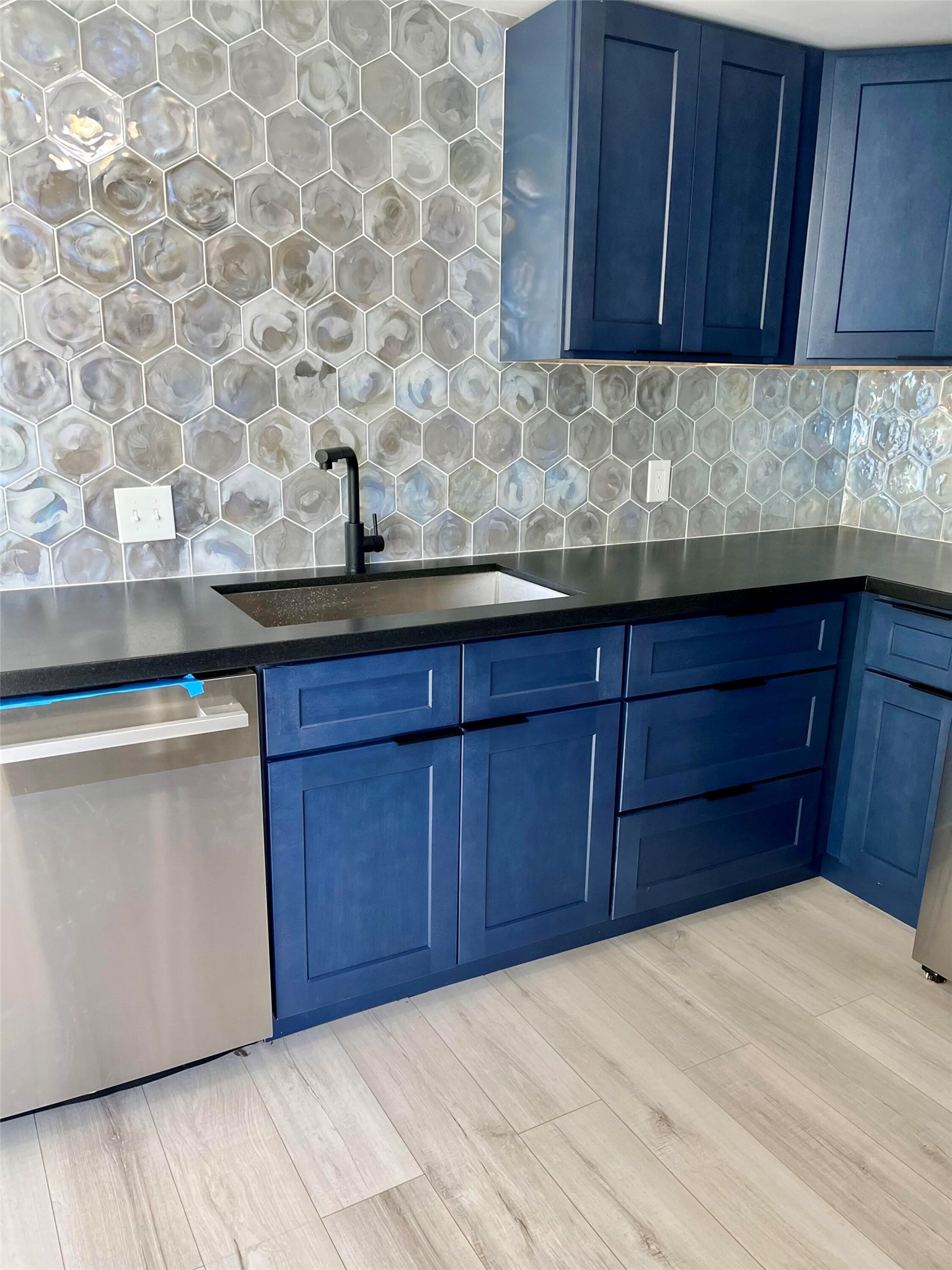 7201 Helmers Street Houston, TX 77022 - Photo 6 of 10