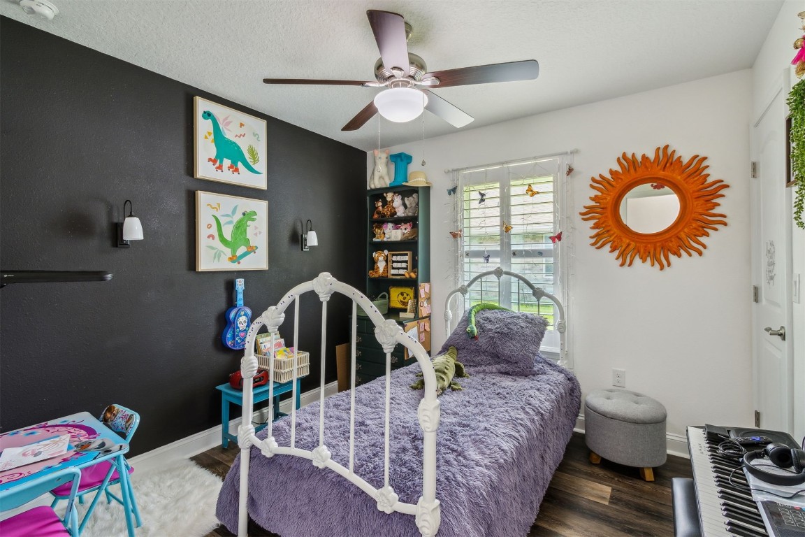 88033 Maybourne Road Yulee, FL 32097 - Photo 29 of 42 a living room with furniture and a window