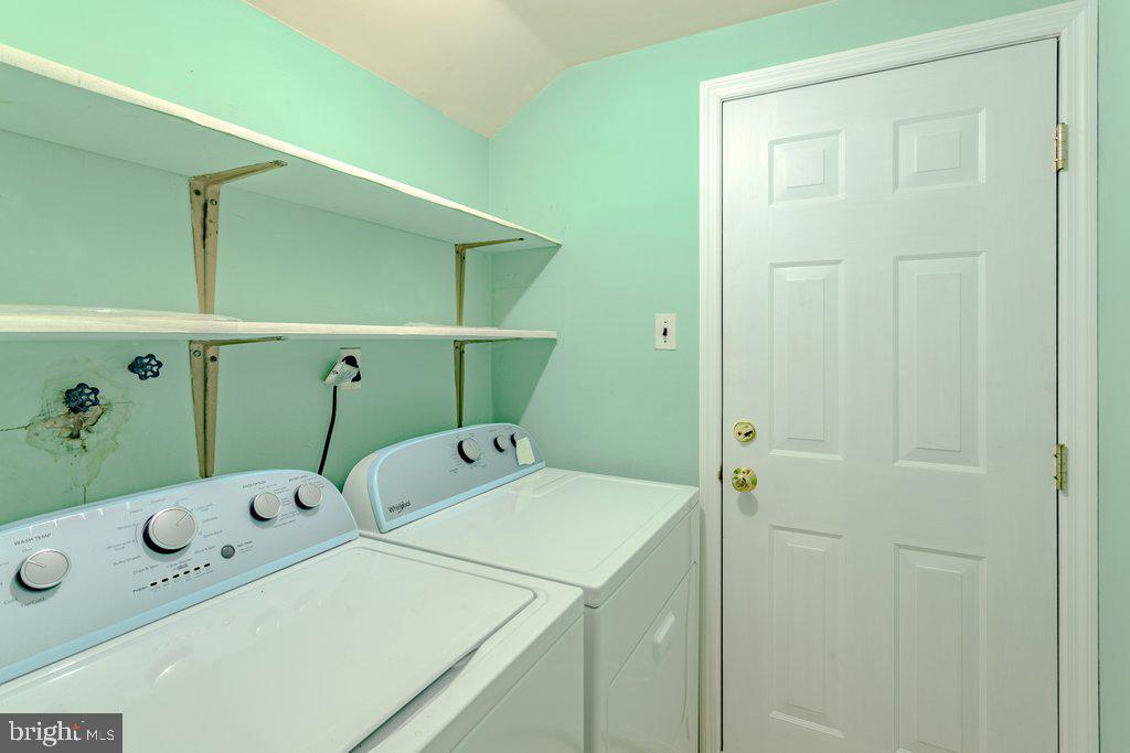 324 Wayland Road Cherry Hill, NJ 08034 - Photo 26 of 28 a utility room with dryer and washer