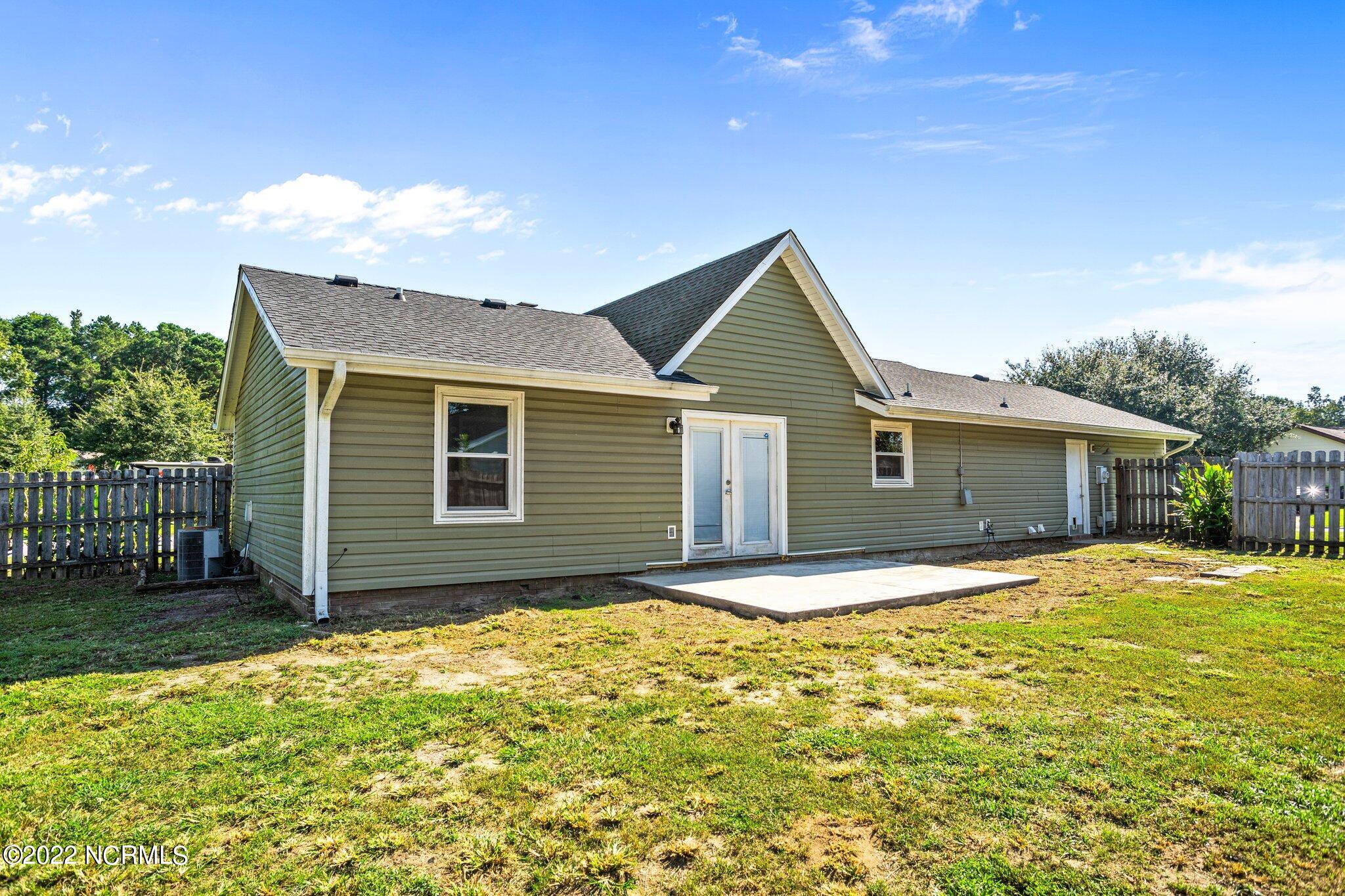 529 Raintree Circle Jacksonville, NC 28540 - Photo 31 of 43 6-web-or-mls-DSC09617